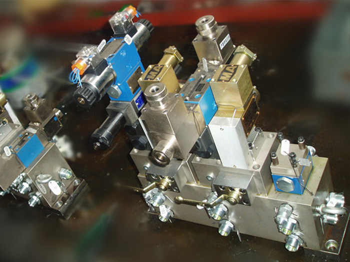 Drilling platform valve group